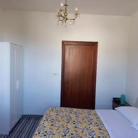 Degli Dei Guest house *
